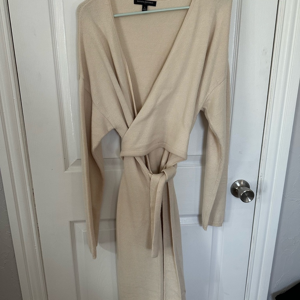 Banana Republic Beige Knit Sweater